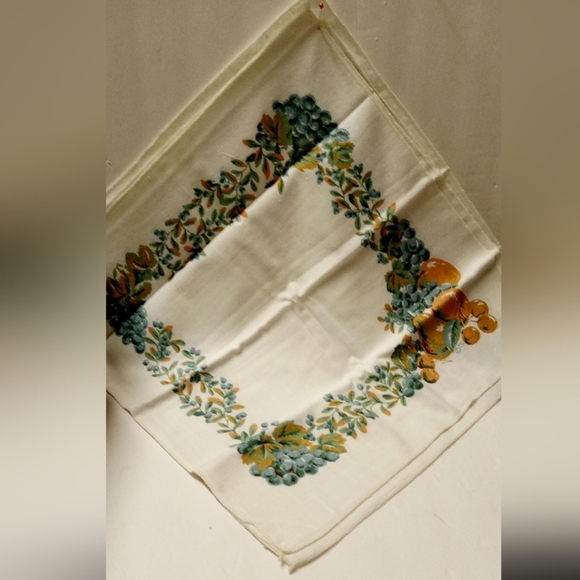 Set of 4 Town & County Classics Cloth Napkins CORNUCOPIA by TC 17x17" NIP - Picture 2 of 4